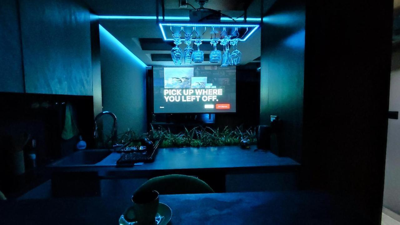 Smart Luxury Penthouse Suites - Private Sauna, Hot-Tub, Home Cinema At The Best Location In 斯科普里 外观 照片