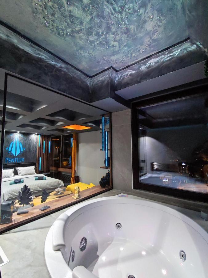 Smart Luxury Penthouse Suites - Private Sauna, Hot-Tub, Home Cinema At The Best Location In 斯科普里 外观 照片