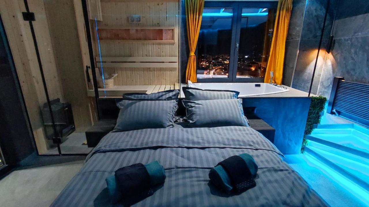 Smart Luxury Penthouse Suites - Private Sauna, Hot-Tub, Home Cinema At The Best Location In 斯科普里 外观 照片