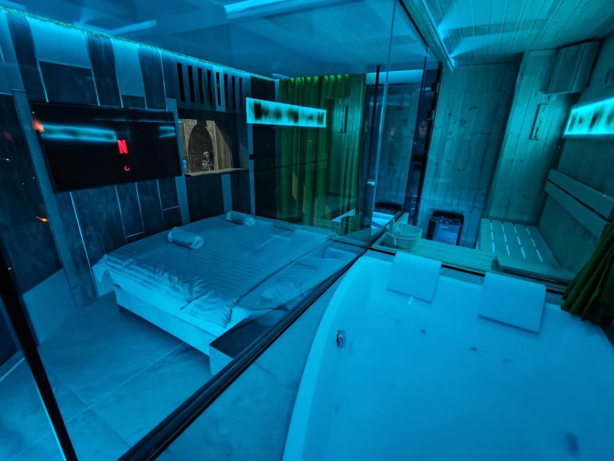Smart Luxury Penthouse Suites - Private Sauna, Hot-Tub, Home Cinema At The Best Location In 斯科普里 外观 照片