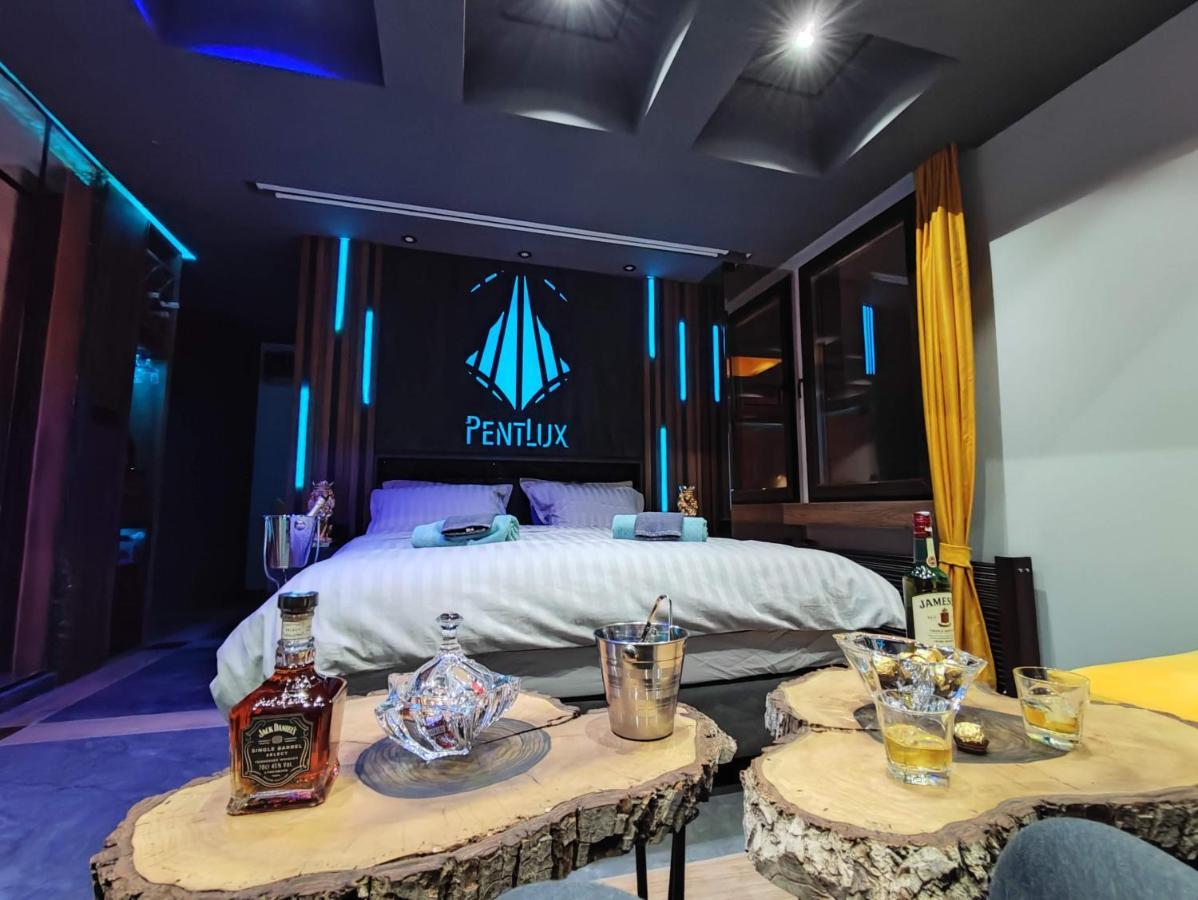 Smart Luxury Penthouse Suites - Private Sauna, Hot-Tub, Home Cinema At The Best Location In 斯科普里 外观 照片
