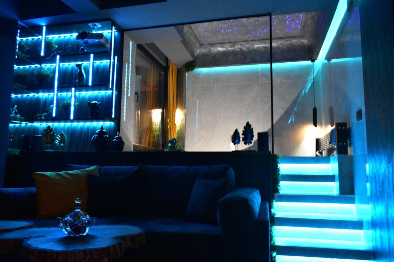 Smart Luxury Penthouse Suites - Private Sauna, Hot-Tub, Home Cinema At The Best Location In 斯科普里 外观 照片