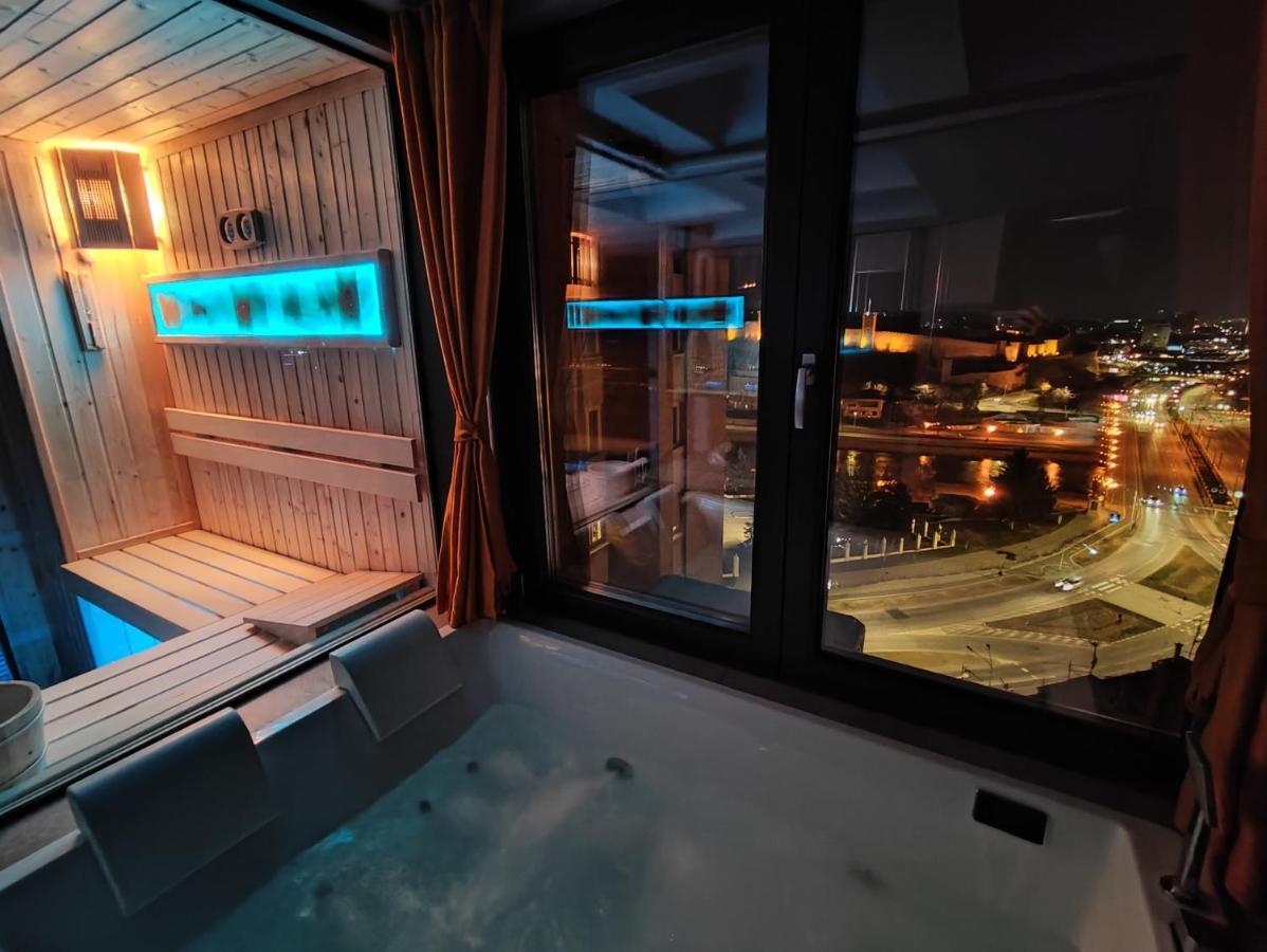 Smart Luxury Penthouse Suites - Private Sauna, Hot-Tub, Home Cinema At The Best Location In 斯科普里 外观 照片