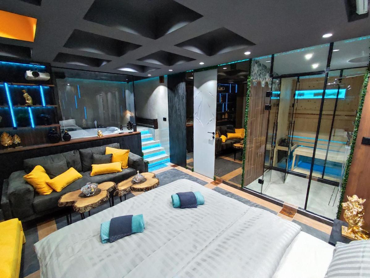 Smart Luxury Penthouse Suites - Private Sauna, Hot-Tub, Home Cinema At The Best Location In 斯科普里 外观 照片