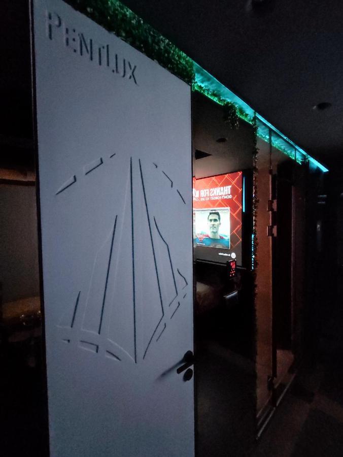 Smart Luxury Penthouse Suites - Private Sauna, Hot-Tub, Home Cinema At The Best Location In 斯科普里 外观 照片