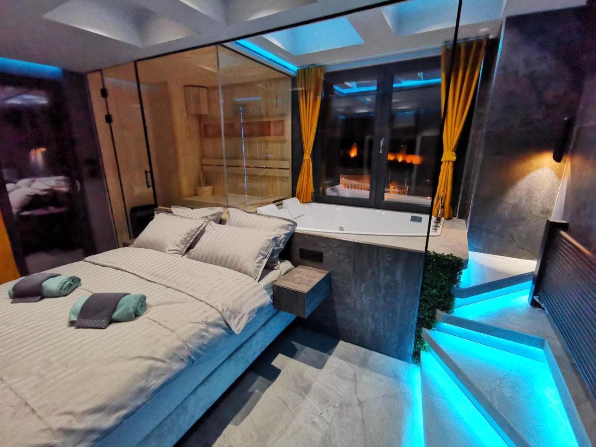 Smart Luxury Penthouse Suites - Private Sauna, Hot-Tub, Home Cinema At The Best Location In 斯科普里 外观 照片
