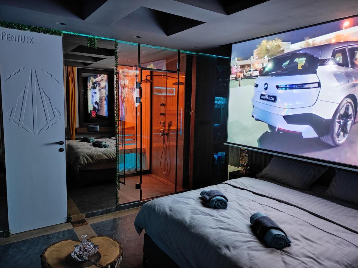 Smart Luxury Penthouse Suites - Private Sauna, Hot-Tub, Home Cinema At The Best Location In 斯科普里 外观 照片