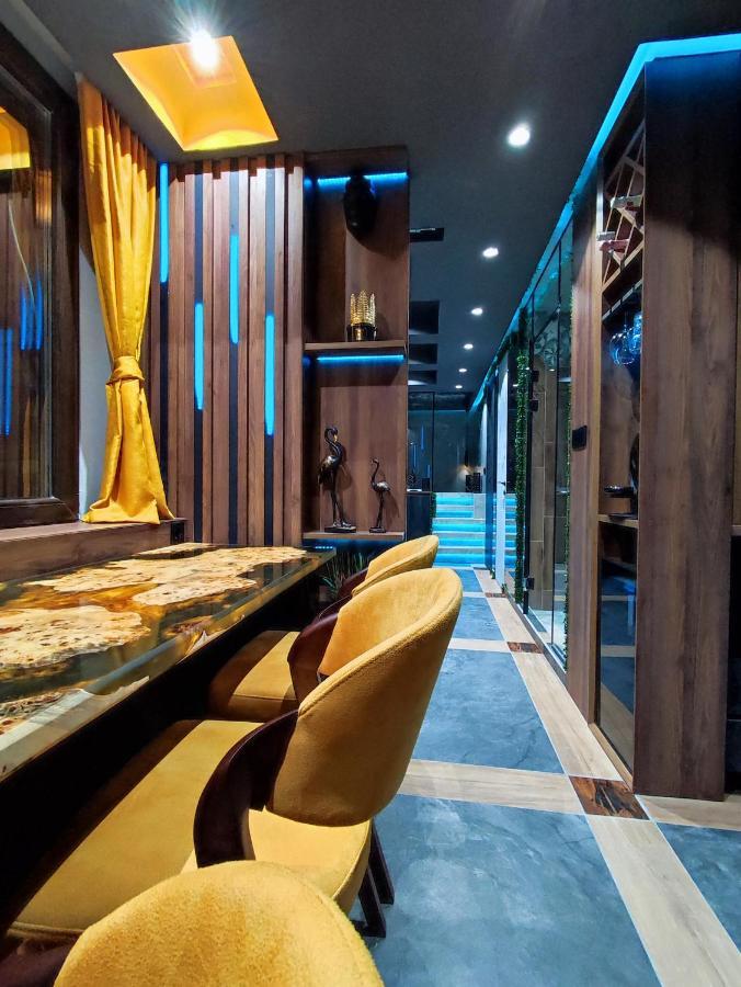 Smart Luxury Penthouse Suites - Private Sauna, Hot-Tub, Home Cinema At The Best Location In 斯科普里 外观 照片