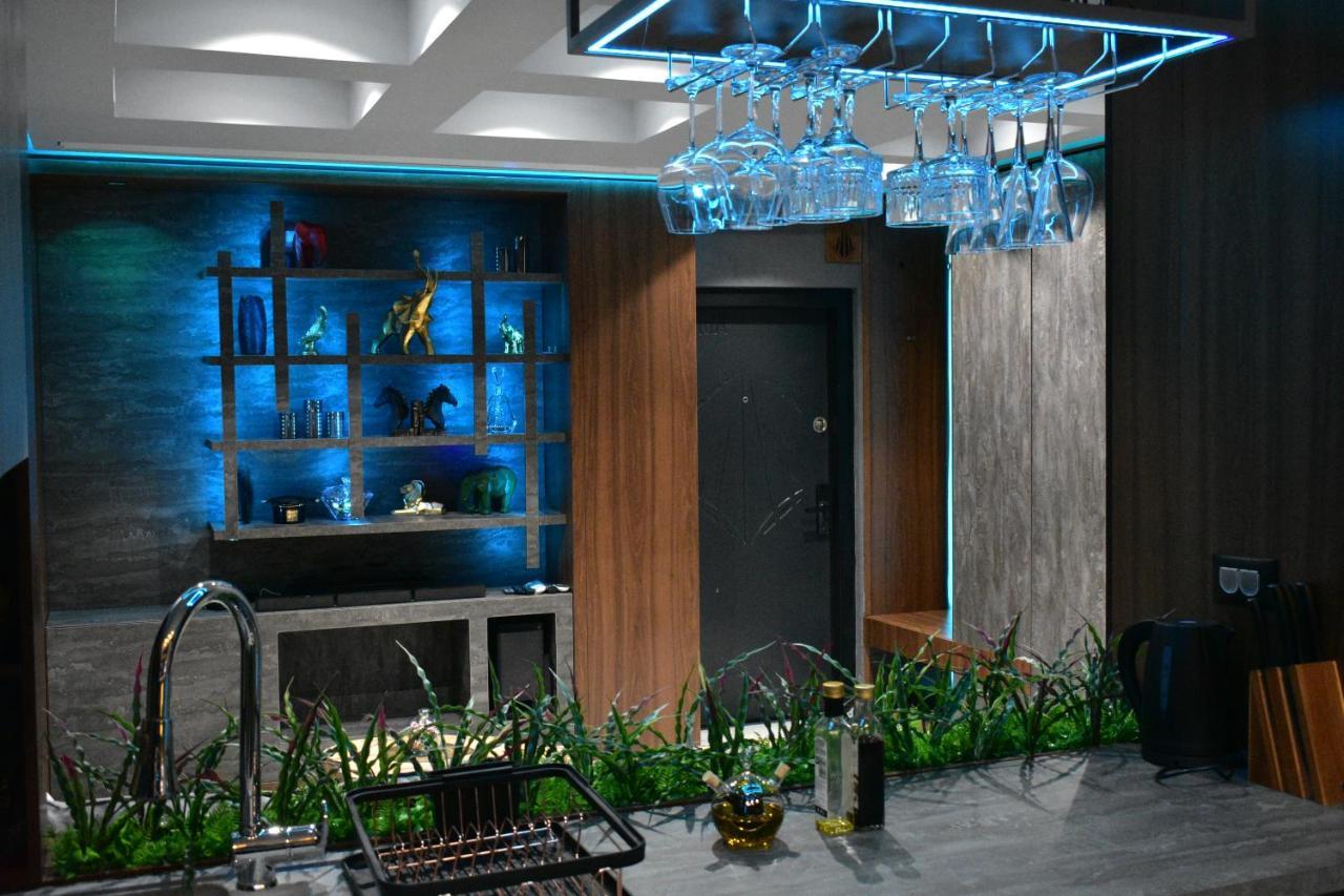 Smart Luxury Penthouse Suites - Private Sauna, Hot-Tub, Home Cinema At The Best Location In 斯科普里 外观 照片