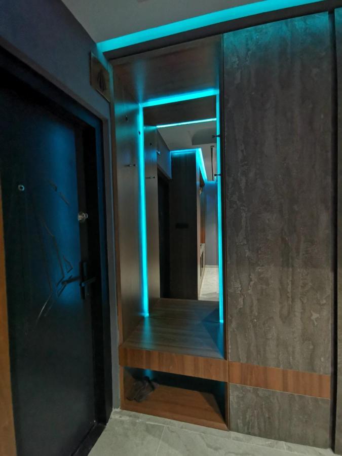 Smart Luxury Penthouse Suites - Private Sauna, Hot-Tub, Home Cinema At The Best Location In 斯科普里 外观 照片