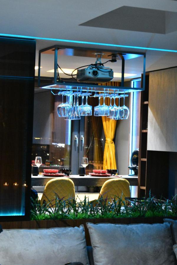 Smart Luxury Penthouse Suites - Private Sauna, Hot-Tub, Home Cinema At The Best Location In 斯科普里 外观 照片